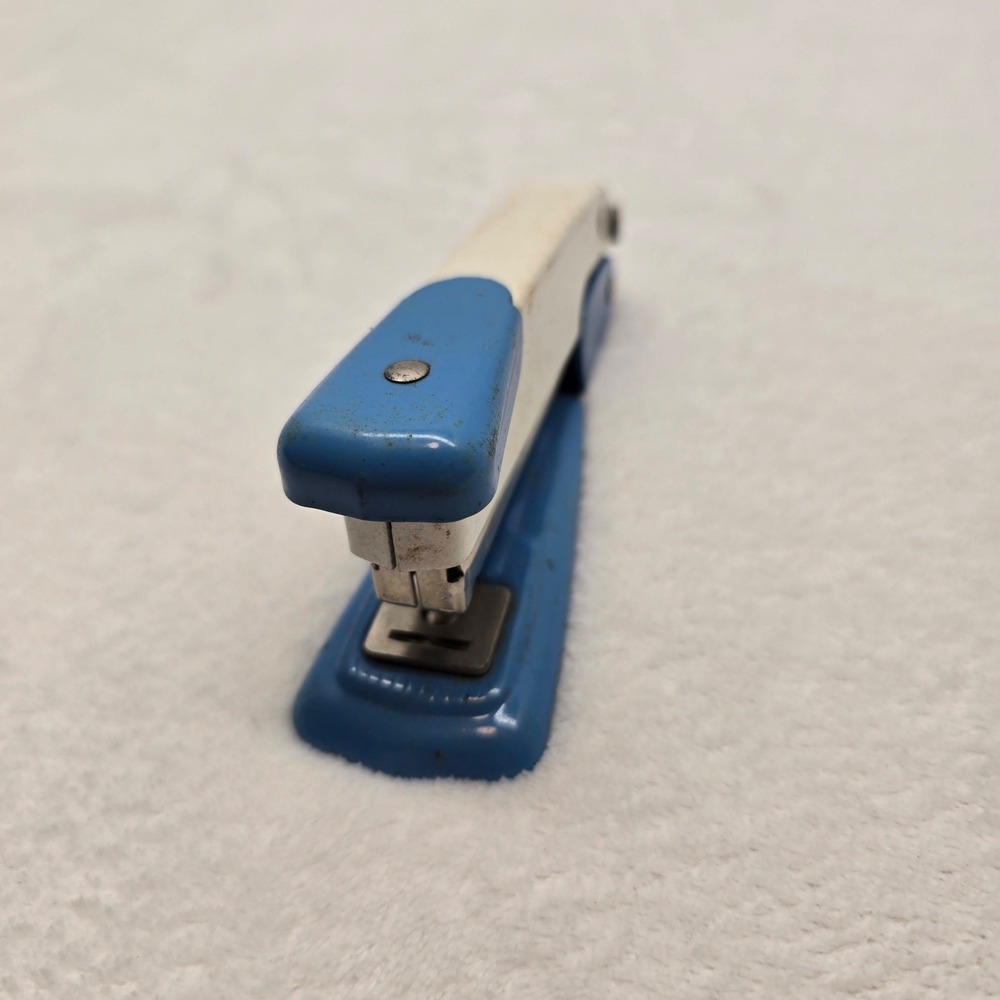 Arrow S25 Vintage Desktop Stapler‎ Blue White Metal Made USA Office